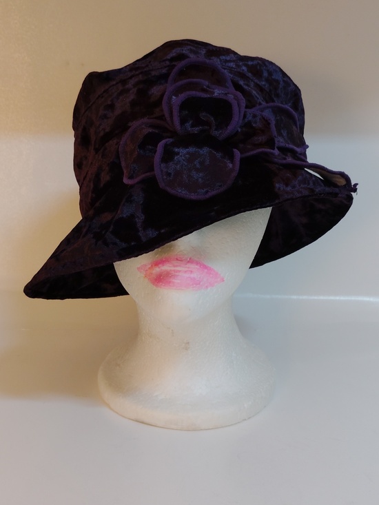 C. C Exclusive Accessories - Velvet Floral Accent Cloche Hat in Deep Purple
